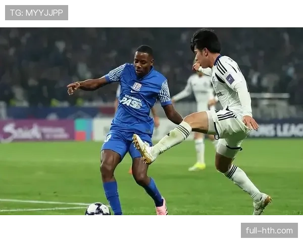 申花败走客场引热议,后防线漏洞能否修复? 申花败走客场引热议,后防线漏洞能否修复?