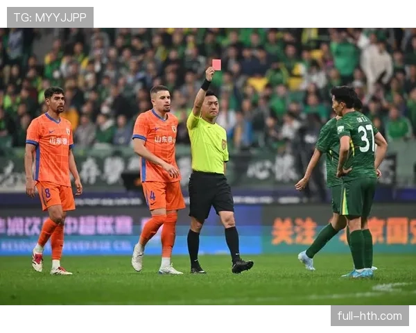 替补席吃红牌，为何教练也被罚下？规则拆解